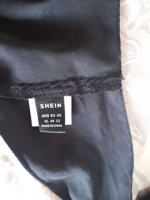 Black satin crop top (Second-hand) Only been worn once