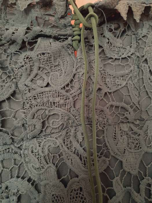 Off the shoulder green lace dress ( Second-hand ) Only been worn once
