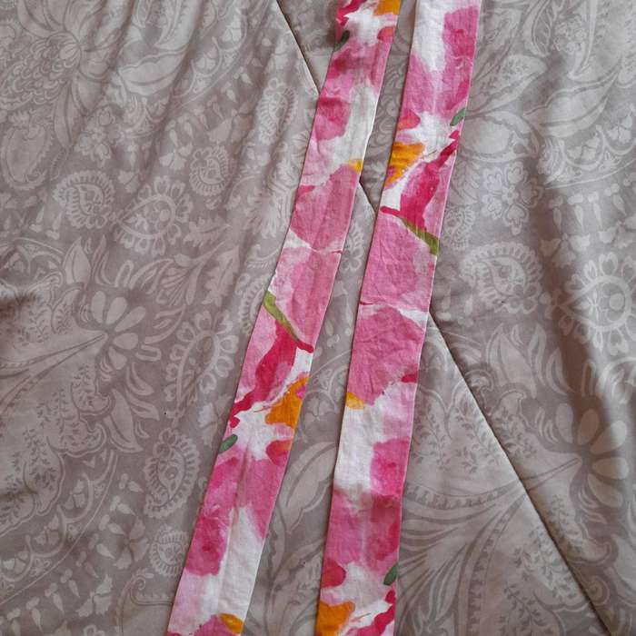 Womens Pink Floral Dress With Belt ( Brand New ) hasn't been worn
