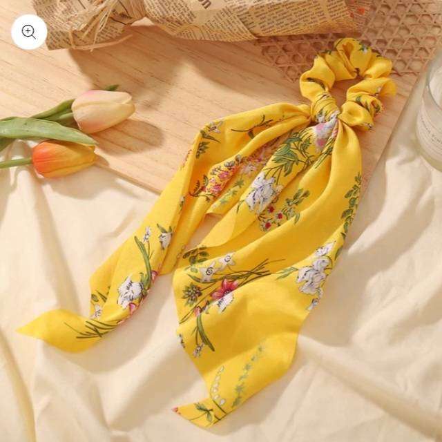 Yellow Themed Hair Accessories ( 6 Pieces ) Only been worn once (Second-hand)