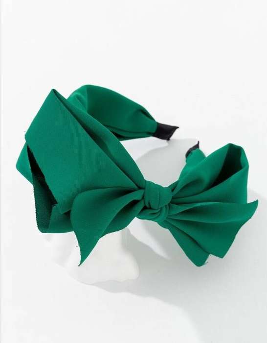 Green Bow Aliceband / Headband. Second-hand. Only been worn once