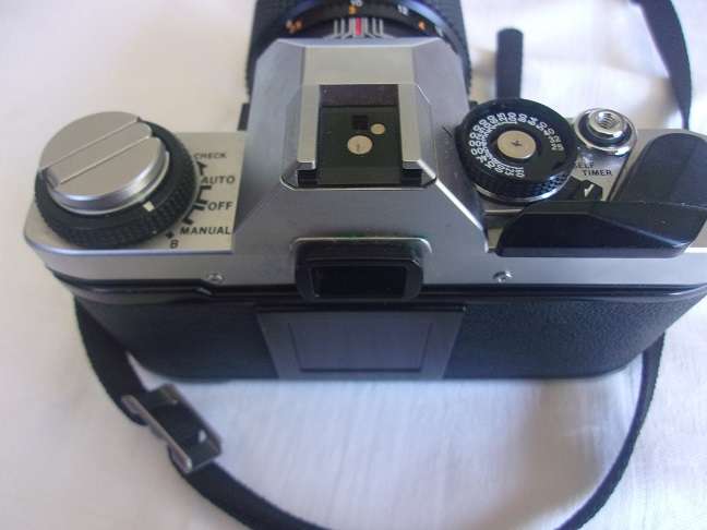 Vintage Olympus OM-G camera + extra lens + flash