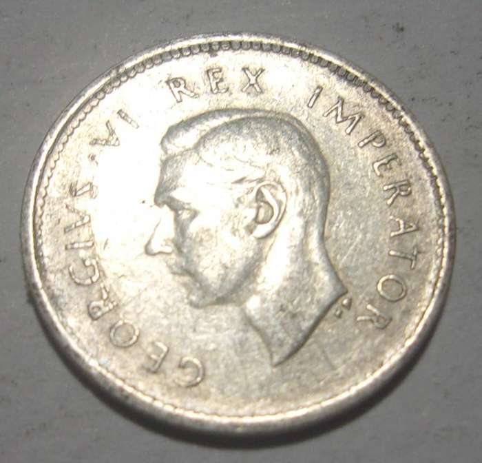 1939 silver South African 3 Pence coin - nice coin