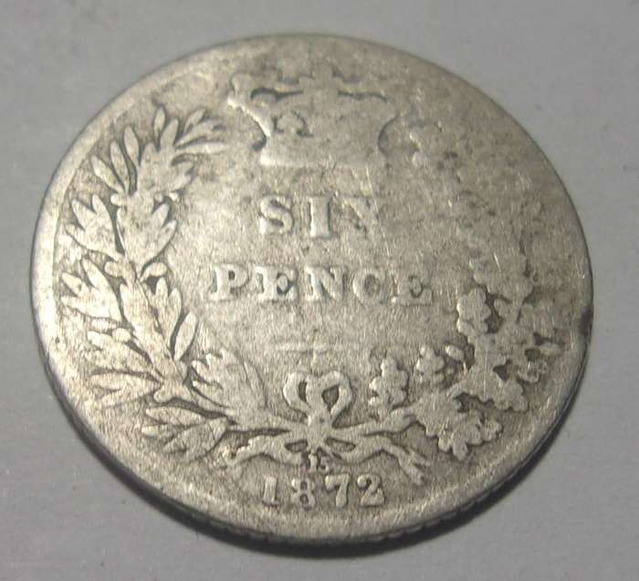1872 silver British 6 Pence coin - has wear