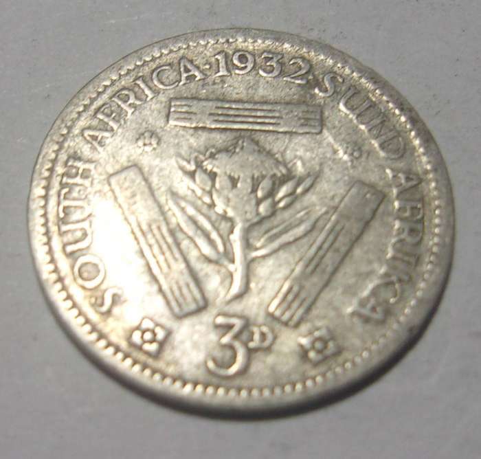 1932 silver South African 3 Pence coin