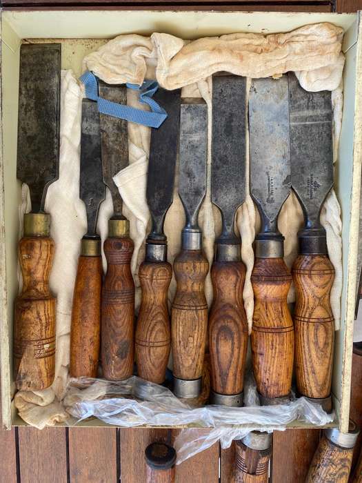 Box With 12 Heavy Chisels.