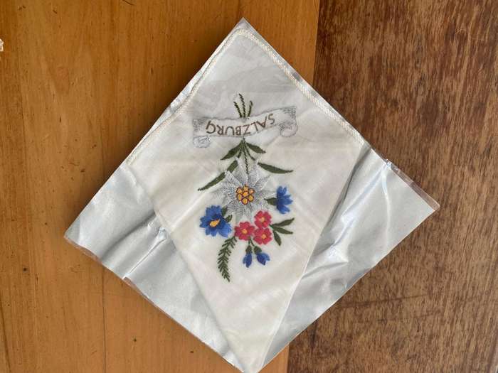 3 x Embroidery  Handkerchief  -  3 x Geborduurde Sakdoekie (Afrikaans)   - Made in Switzerland
