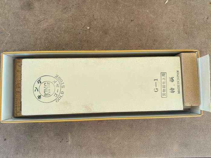 King Gold Stone G1.  - Japanese  8000 Grit Water Stone with Small Slush Stone.   - New.