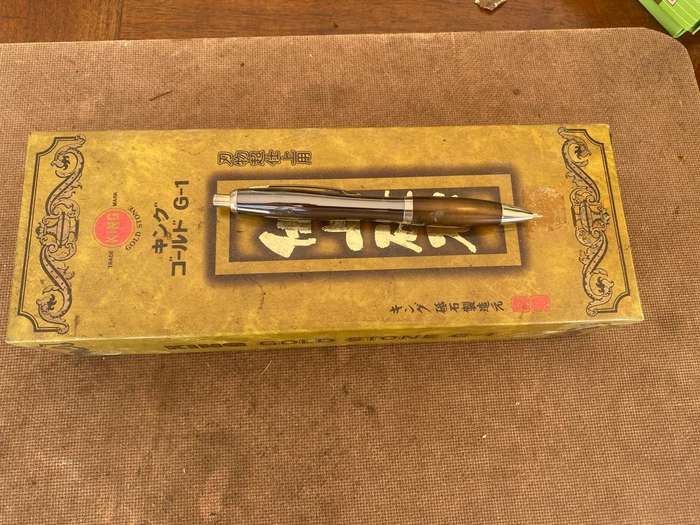 Used King Gold Stone.  - Japanese 8000 Grit Water Stone plus Small Slush Stone.