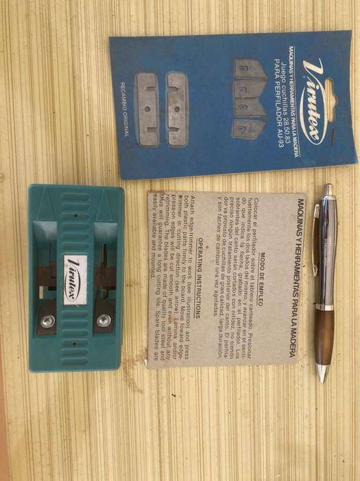 Virutex AU-93 Edge Trimmer with Instructions and Spare Blades.