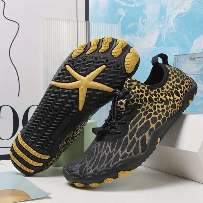 Glitzy Gold Star  Aqua Outdoor Water/ barefoot shoe  Size 6