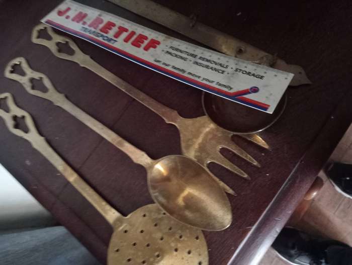 4 LONG VINTAGE BRASS UTENSILLS WITH WALL HANGER