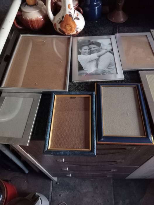13 FRAMES WITH GLASS