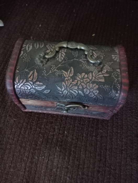 Vintage charm jewelry box