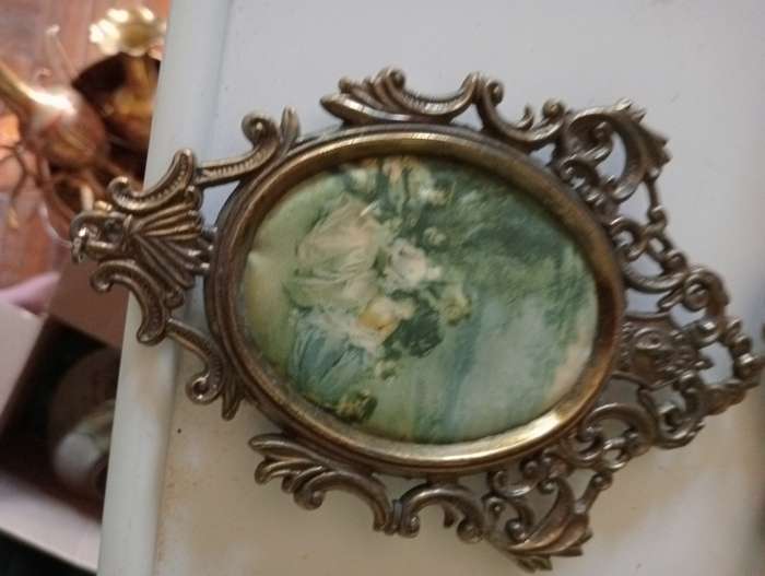 VINTAGE 15CM ITALIAN FRAME WITH SILK PRINT 2