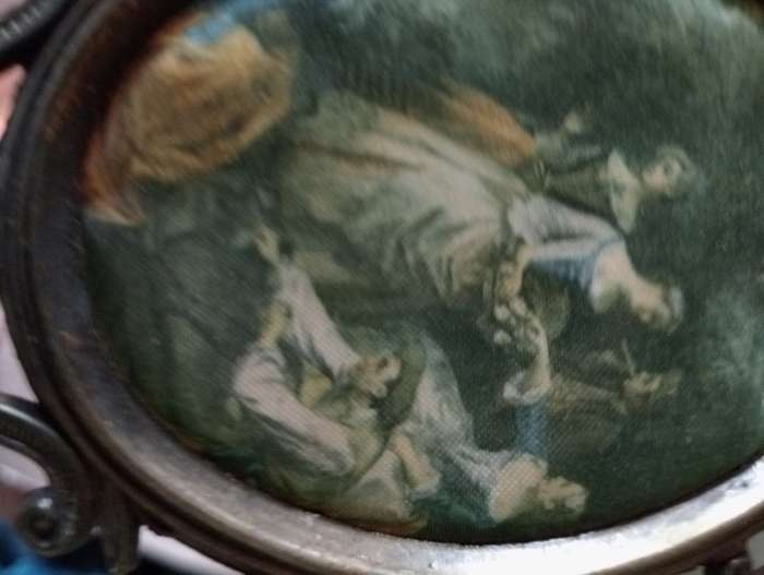 VINTAGE 15CM ITALIAN FRAME WITH SILK PRINT NR 1