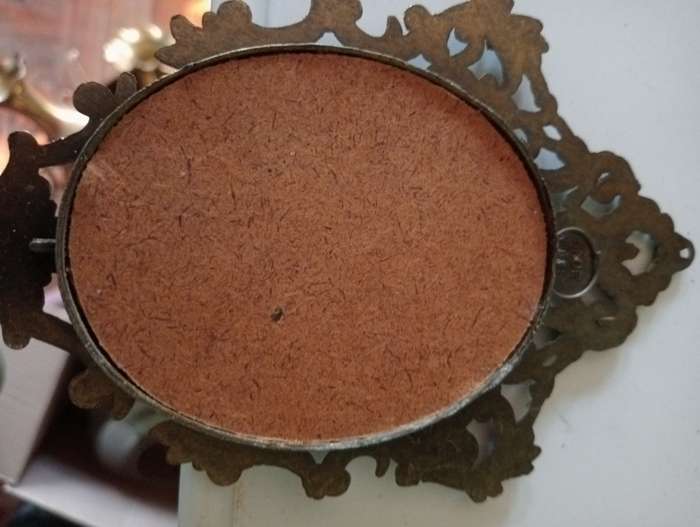 VINTAGE 15CM ITALIAN FRAME WITH SILK PRINT NR 1