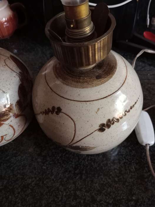 2 VINTAGE POTTERY LAMPS