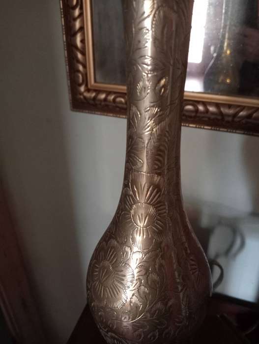 VINTAGE 38CM DETAILED BRASS VASE