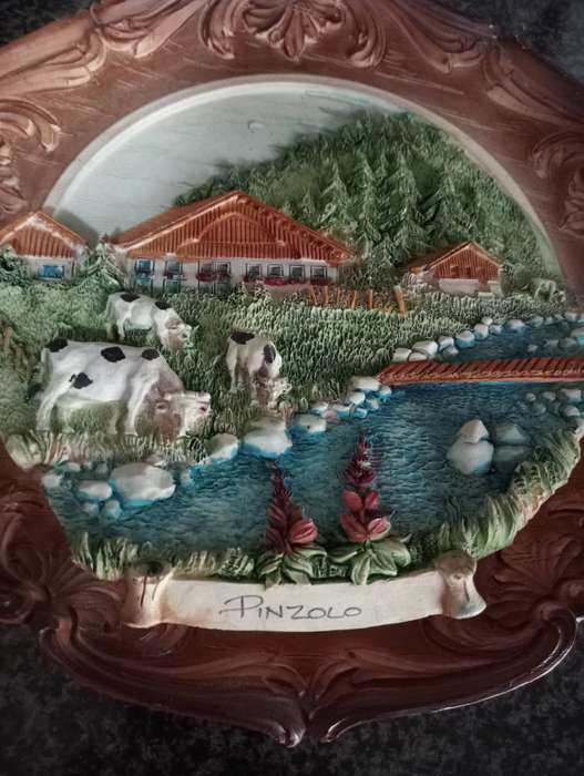 Vintage 3 dimension wall hanging plate