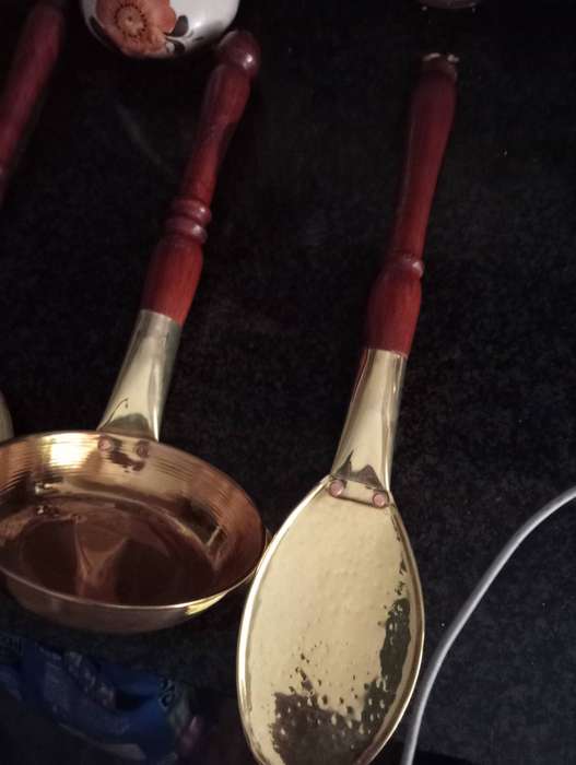 3 KITCHEN BRASS WALL HANGING UTENSILS
