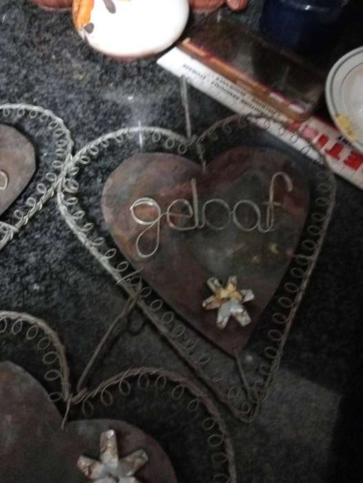 3 HANGING WIRE DECORATIONS