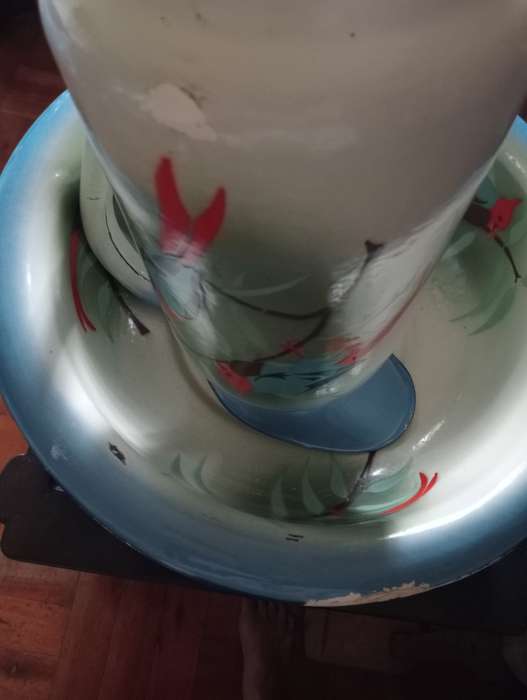 4 PIECE ENAMEL PITCHER  AND  BASIN SET MADE IIN POLAND