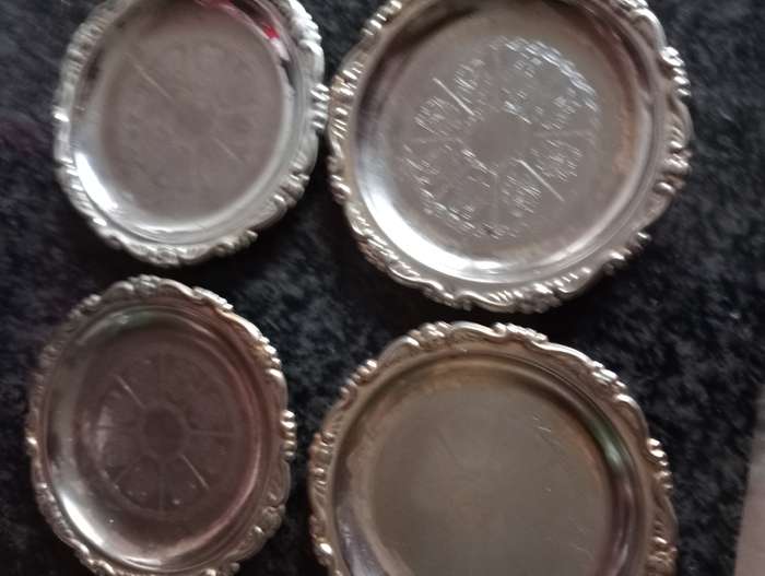 4 VINTAGE SILVERPLATED COASTERS