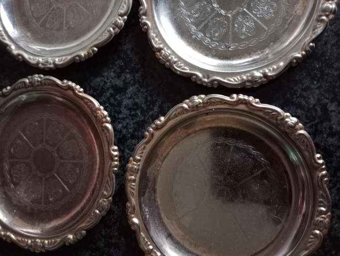 4 VINTAGE SILVERPLATED COASTERS