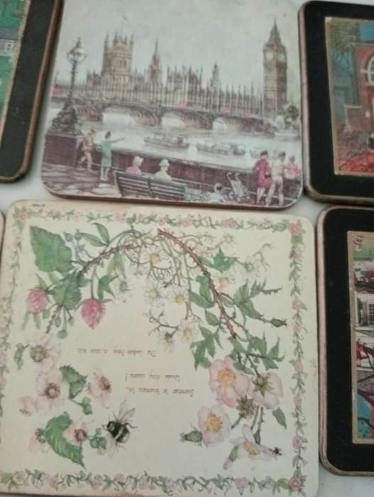 6 VINTAGE PLACE MATS