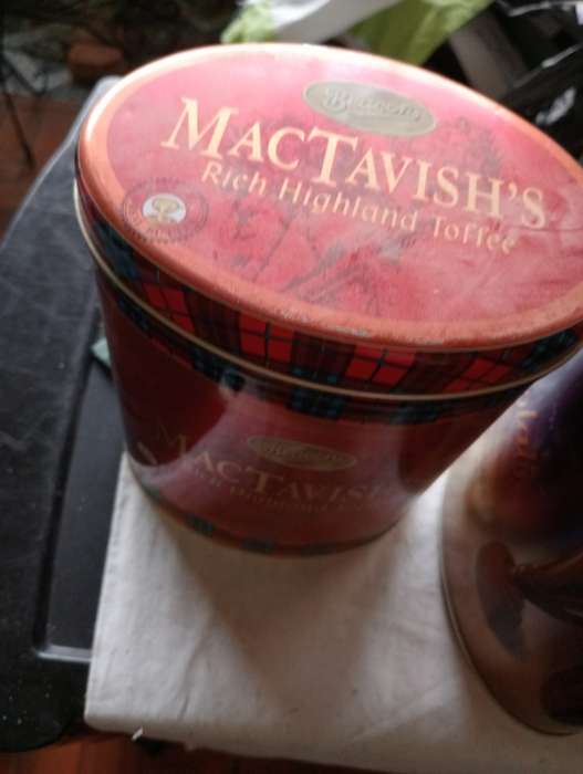 VINTAGE 750GRAM MC TAVISH TIN