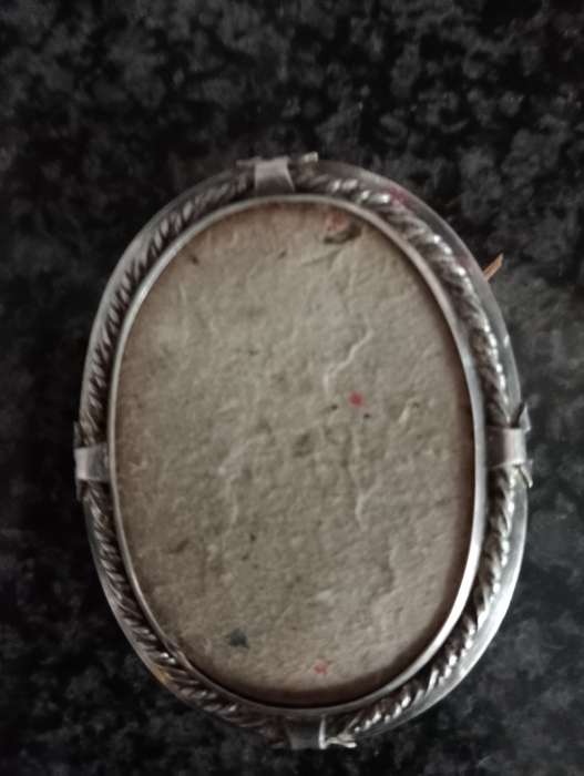 925 STERLING SIVER BROOCH WITH SILVER ARROUND