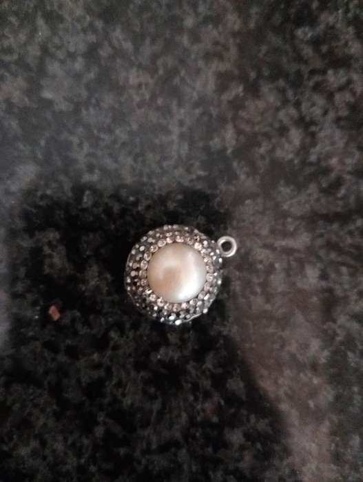 VINTAGE 925 SILVER MOTHER OF PEARL AND MARCASITE STERLING SILVER PENDANT