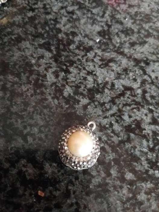 VINTAGE 925 SILVER MOTHER OF PEARL AND MARCASITE STERLING SILVER PENDANT