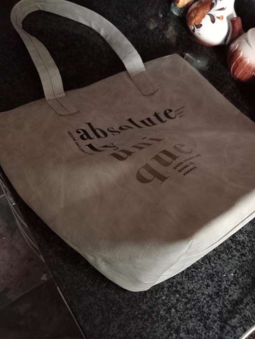 ABSOLUTELY SHOULDER BAG