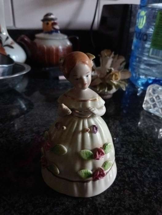 ANTIQE RARE FIND BELLE FIGURINE