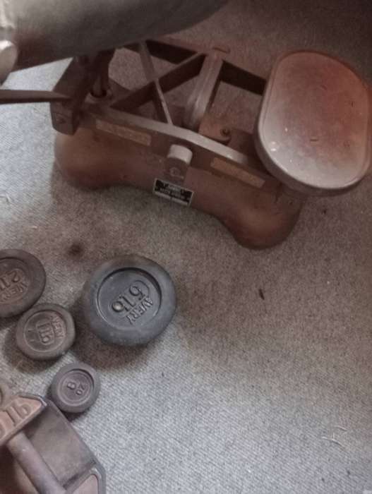 ANTIQUE AVERY SCALE