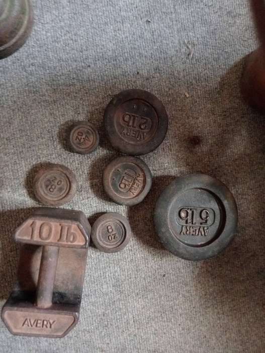 ANTIQUE AVERY SCALE