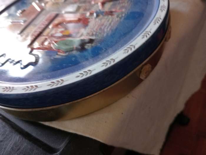 COLLECTABLE JACOBS BAKERY TIN 2