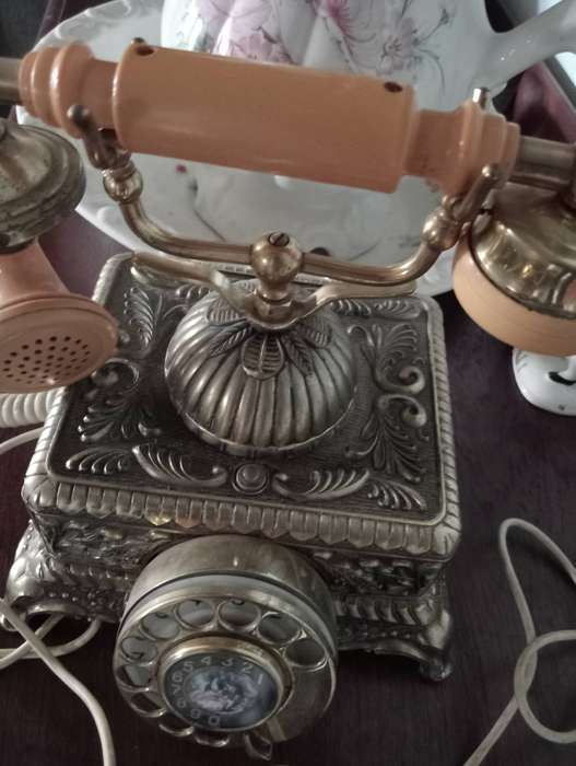 Vintage Beautiful Brass  Baroque Monarch ornate   Cameo Dial Telephone