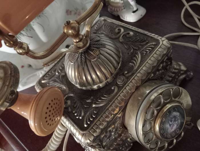 Vintage Beautiful Brass  Baroque Monarch ornate   Cameo Dial Telephone
