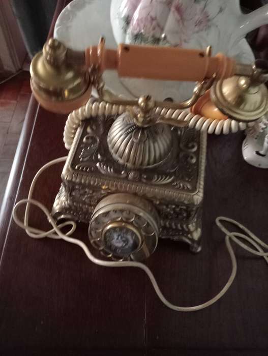 Vintage Beautiful Brass  Baroque Monarch ornate   Cameo Dial Telephone