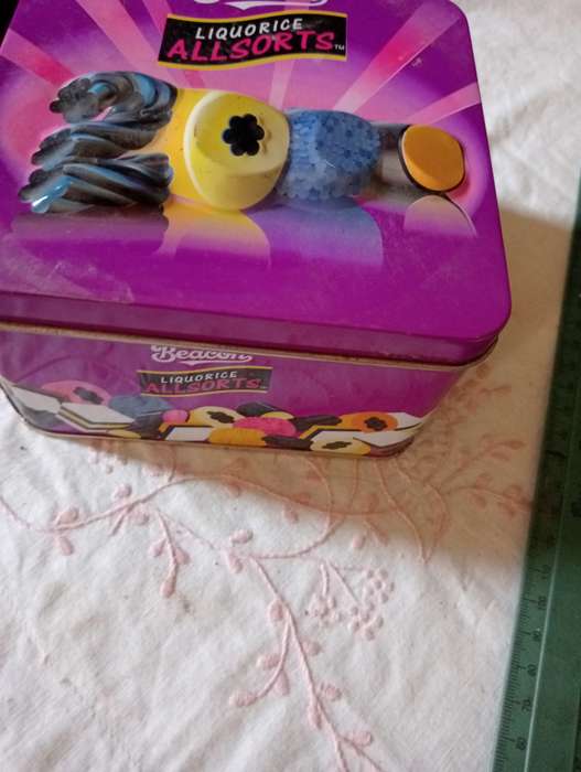 VINTAGE BEACON LIQUORICE ALL SORTS TIN 500G