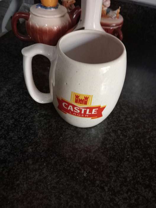 VINTAGE CASTLE BER MUG
