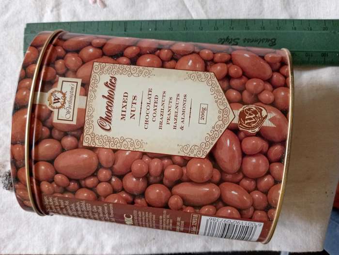 VINTAGE CHOCOHOLICS TIN