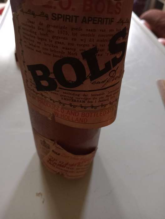 VINTAGE COLLECTABLE BOLLS  BOTTLE
