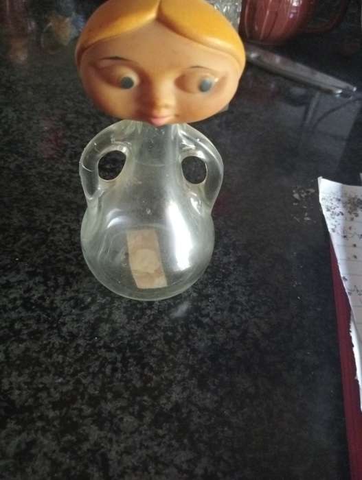 VINTAGE COLLECTABLE PERFUME BOTTLE
