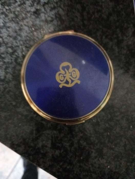VINTAGE ENAMEL GIRL GUIDE COMPACTUM