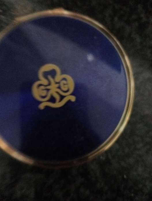 VINTAGE ENAMEL GIRL GUIDE COMPACTUM