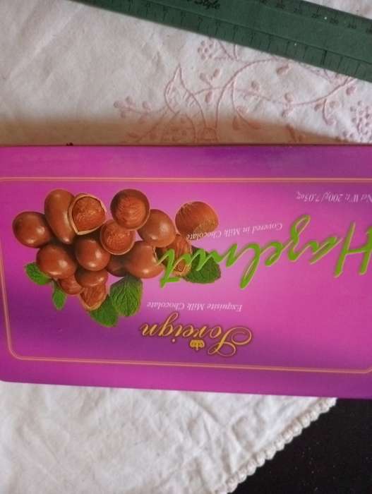 FOREIGN HAZELNUTS TIN